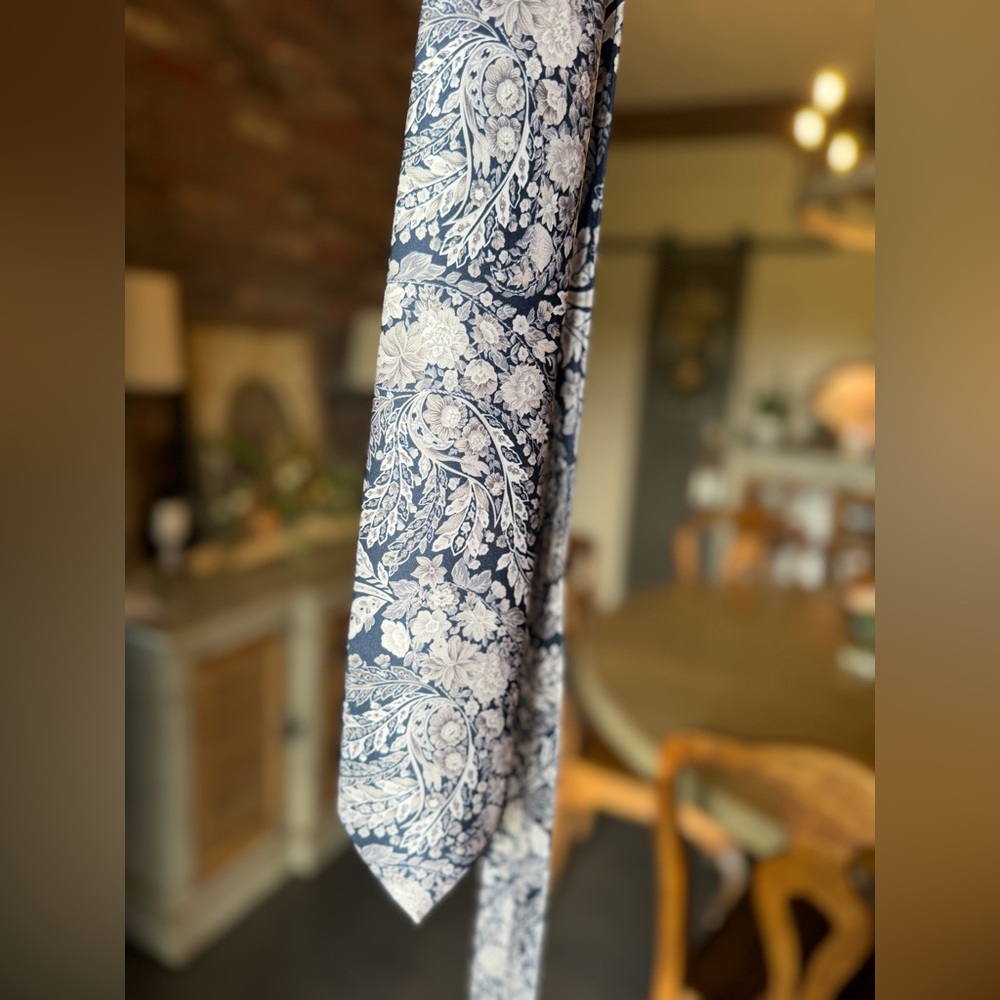Italo Ferretti Navy Blue and White Floral Men’s Silk Tie Hand Made